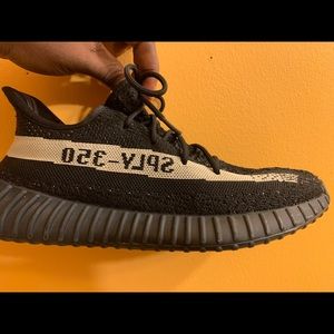 Yeezy 350v2 “Oreo”